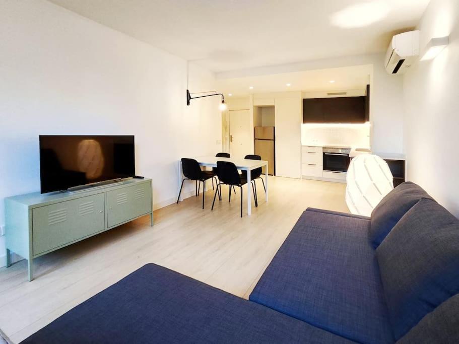 Moderno Apartamento En Terrassa Centro Exterior foto